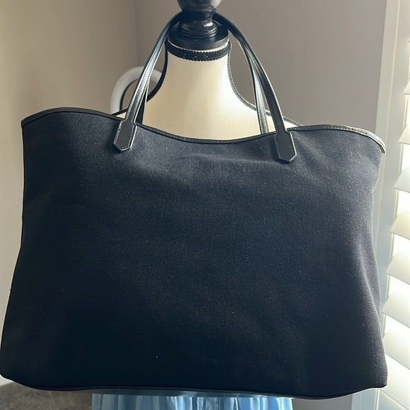 Authentic GIVENCHY BLACK TOTE BAG - Picture 15 of 16